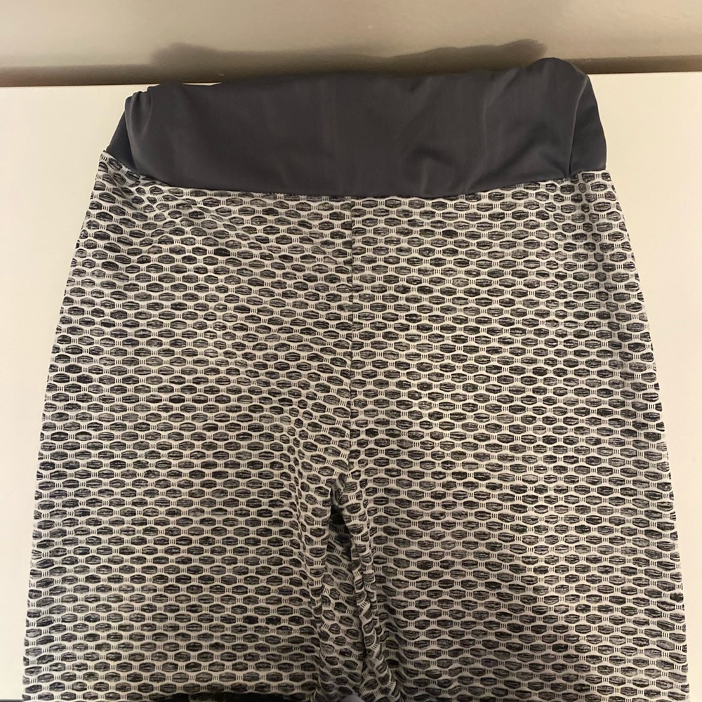 3/$15 Charcoal Grey and White Tik Tok Leggings